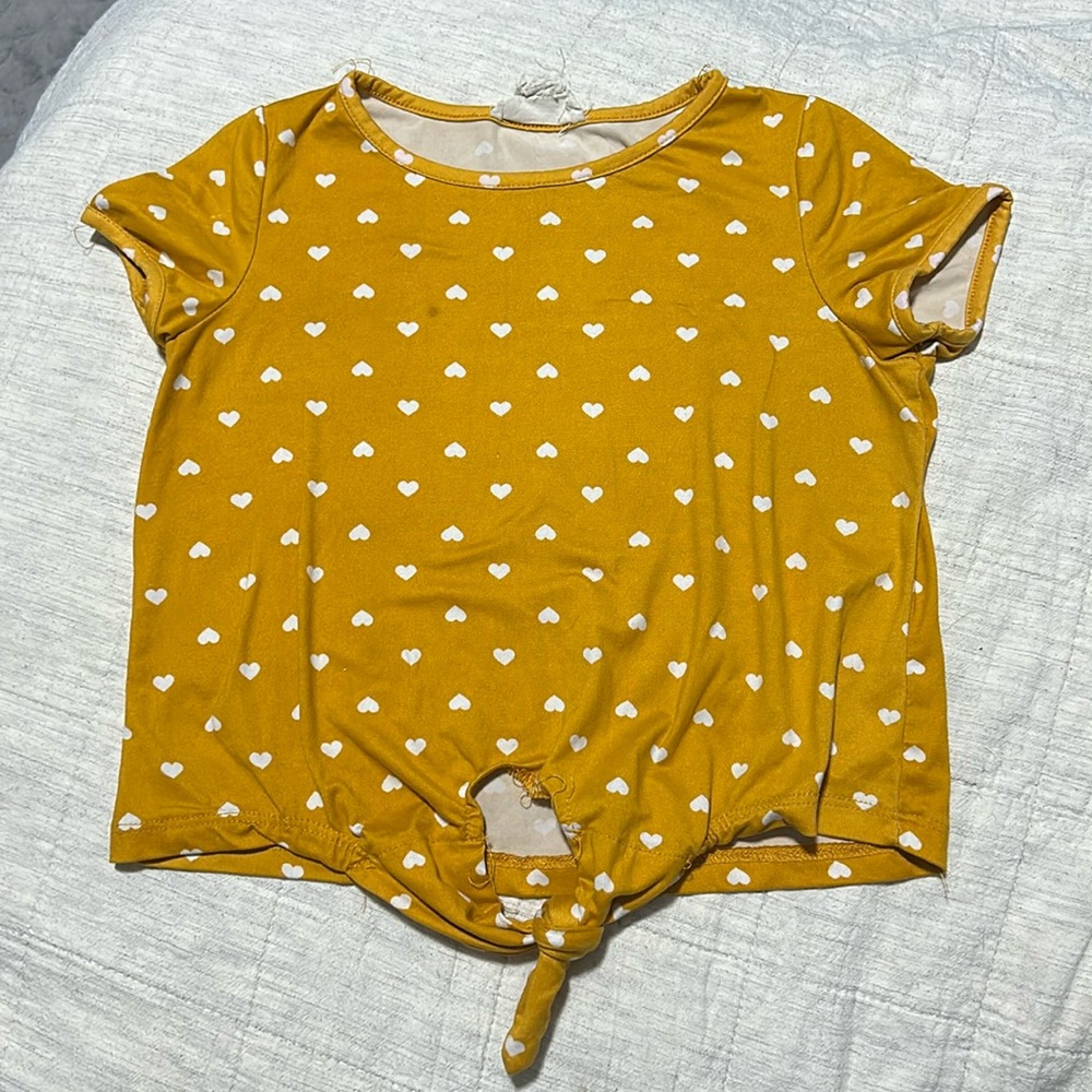 Emma & Elsa Girls tshirt. Size 5